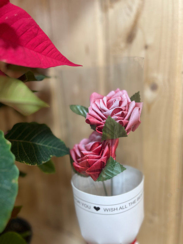 گل رز روبانی طرح گل یخ